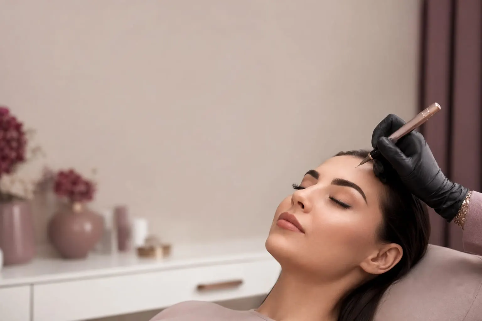 Kalıcı Makyaj Hakkında 7 Yanlış İnanış: Uzman Anlatıyor — Maral Beauty, Şişli İstanbul